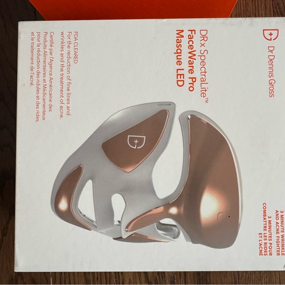 Dennis Gross SpectraLite LED Mask - Picture 3 of 7